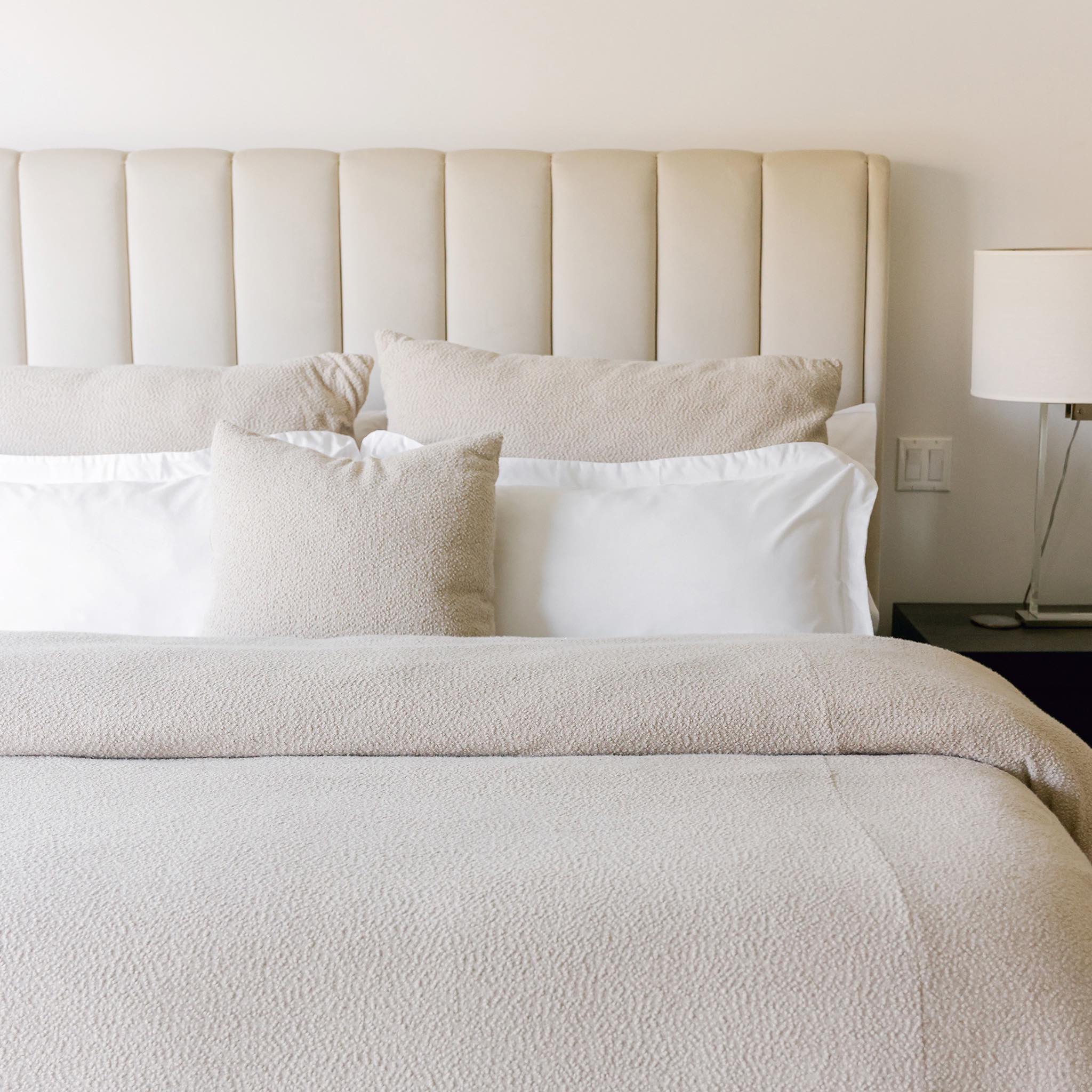 lounge pillow boucle oatmeal