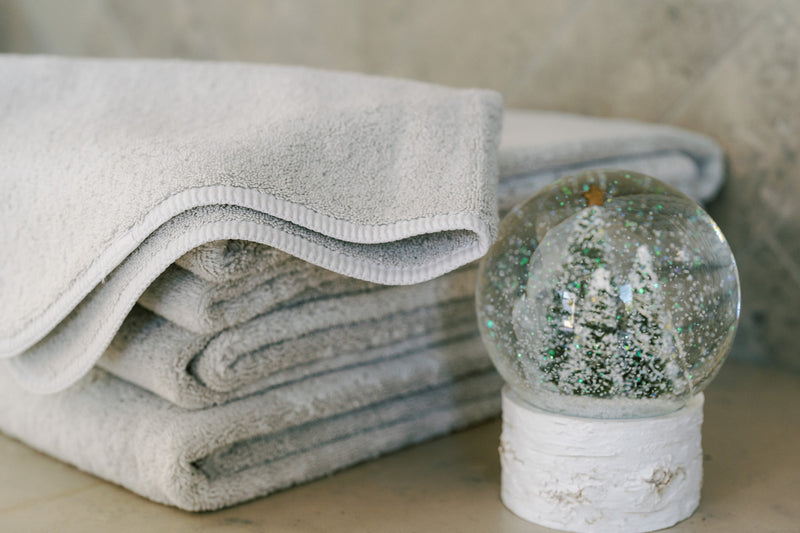 How to Turn Your Home into a Winter Paradise: Cozy Decor Tips for the Season
