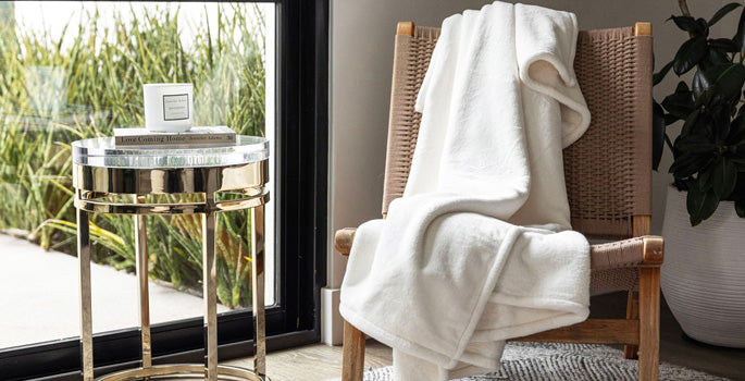 Decorative Throws & Blankets